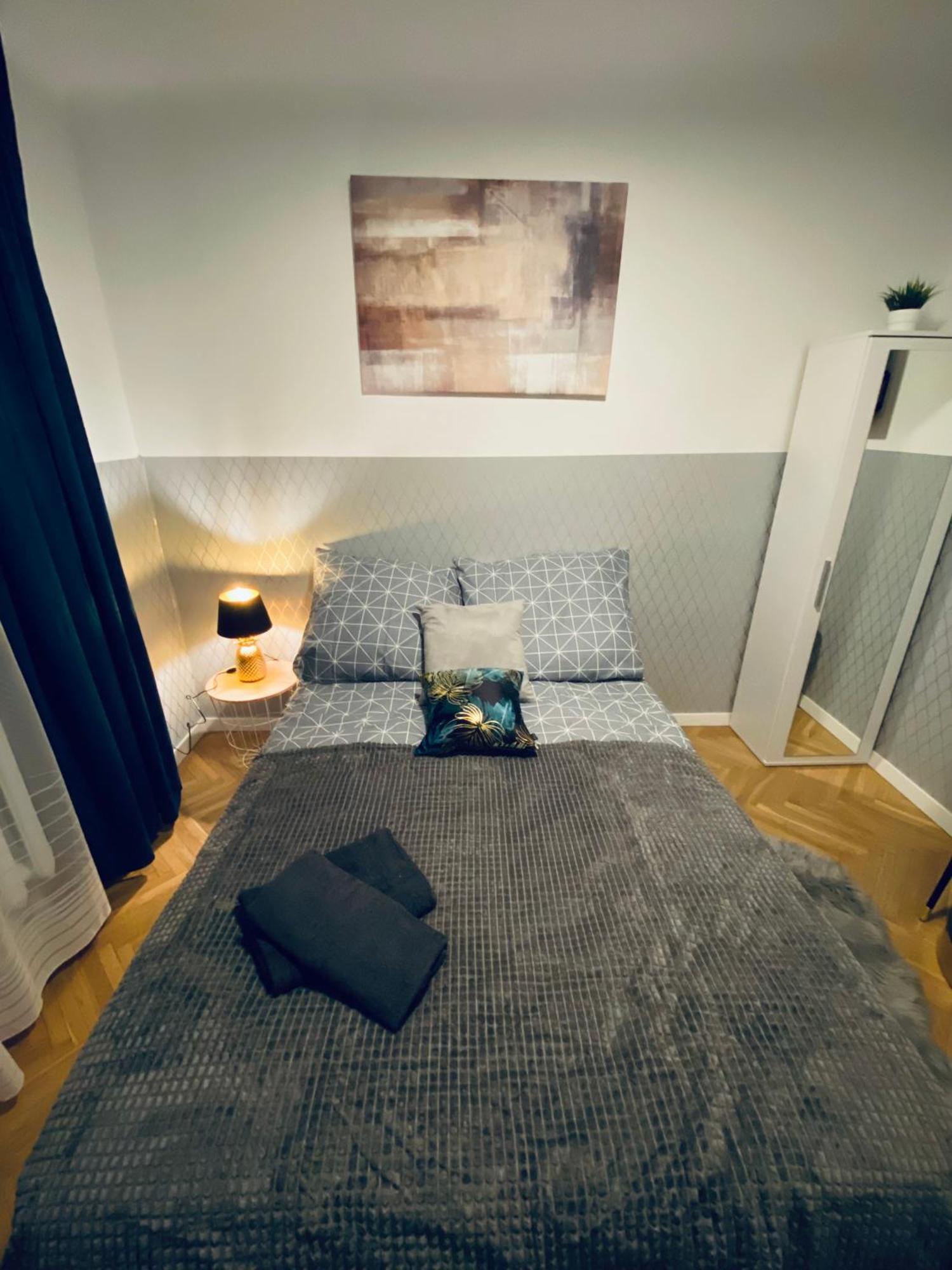 Double Room,1532560237:JPEG